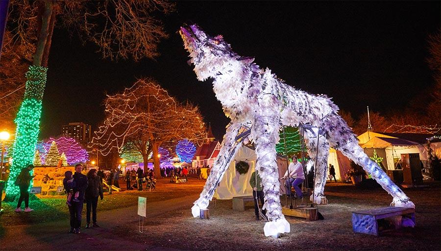 Holidazzle Wolf Display