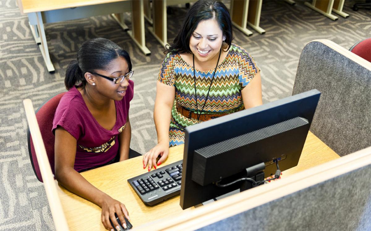 TRIO Starting Point at Minneapolis College Student with TRIO advisor